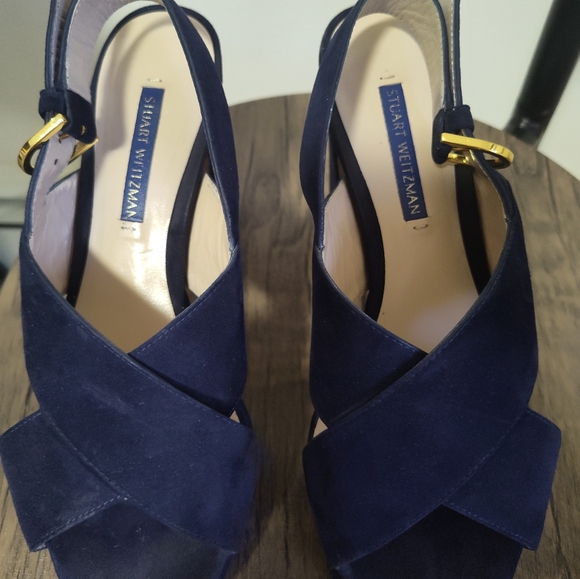 Stuart Weitzman size 7 - Picture 3 of 8